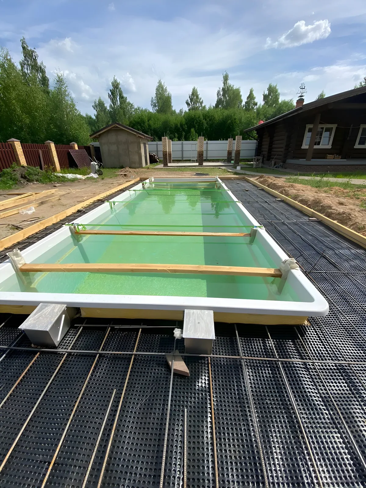 Laguna 9 — вечернее освещение в Воронеже